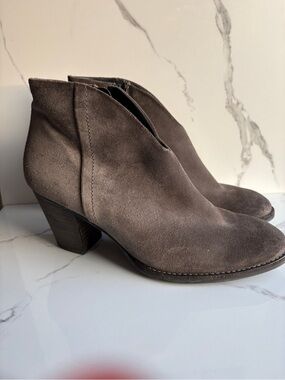 Paul Green sz 10 Delgado Gray Greige Suede Distressed Ankle Boots Western